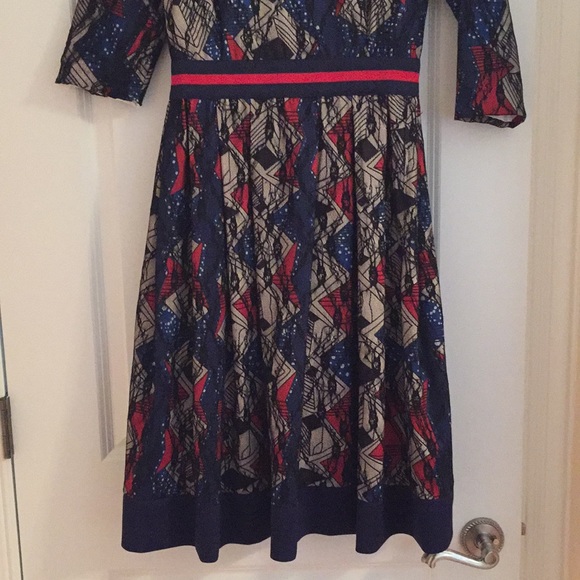 Elegant 3/4 sleeve midi multi color lace dress - Picture 3 of 4